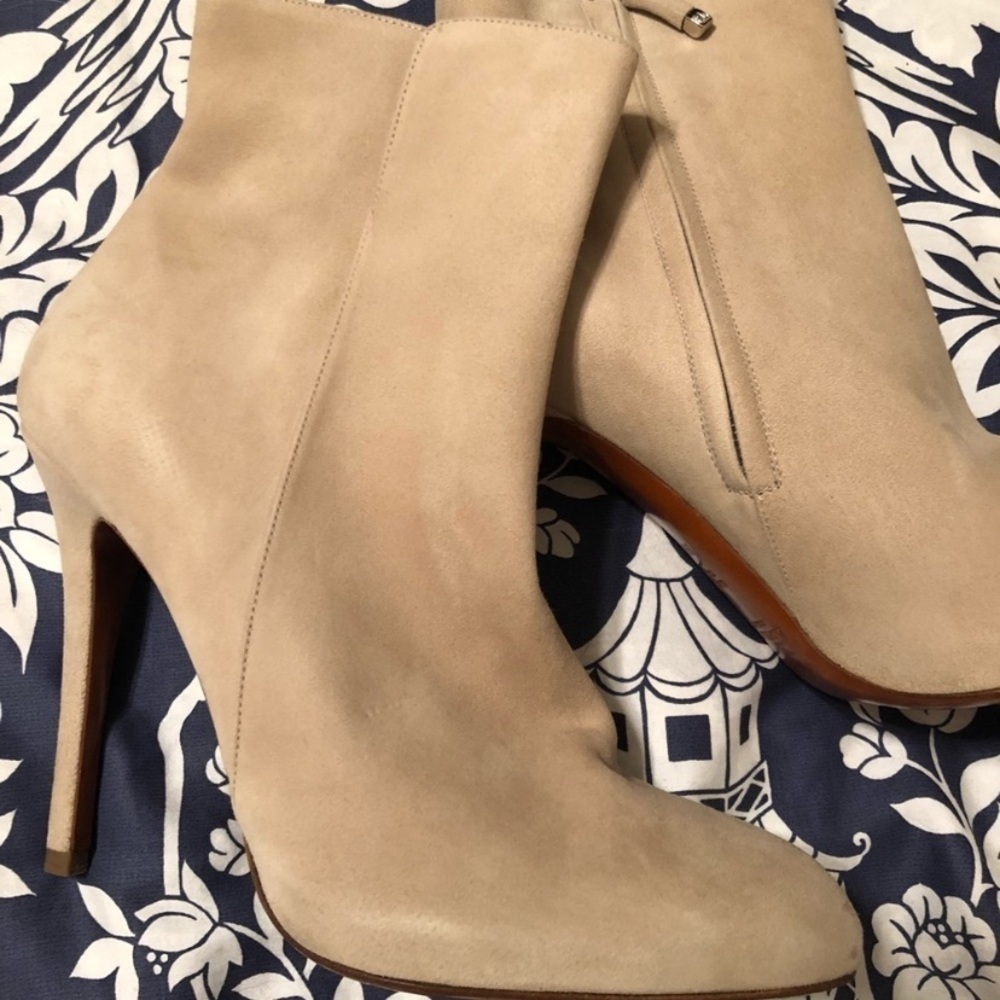 Ralph Lauren purple label collection suede cream booties.